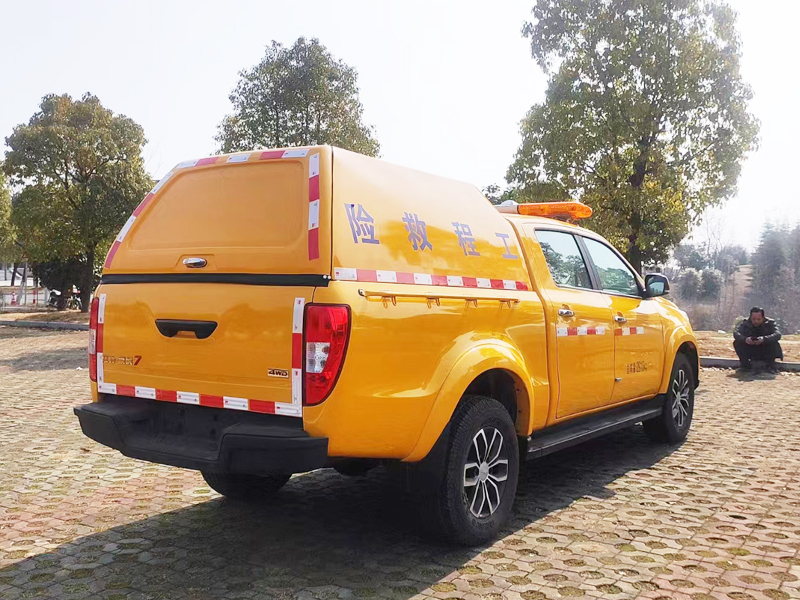 800X600江鈴皮卡救險(xiǎn)車(chē)4.jpg